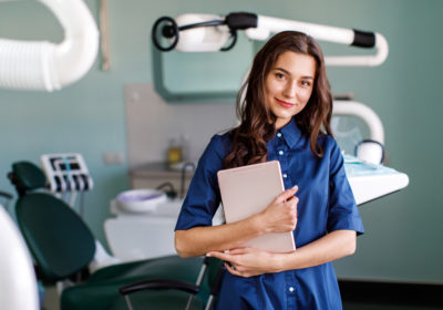 Κλινική/ος Βοηθός